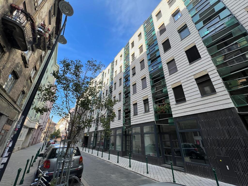 Palace Quarter 2 Peaceful Modern Central Top Floor Apartment Budapest Exterior foto