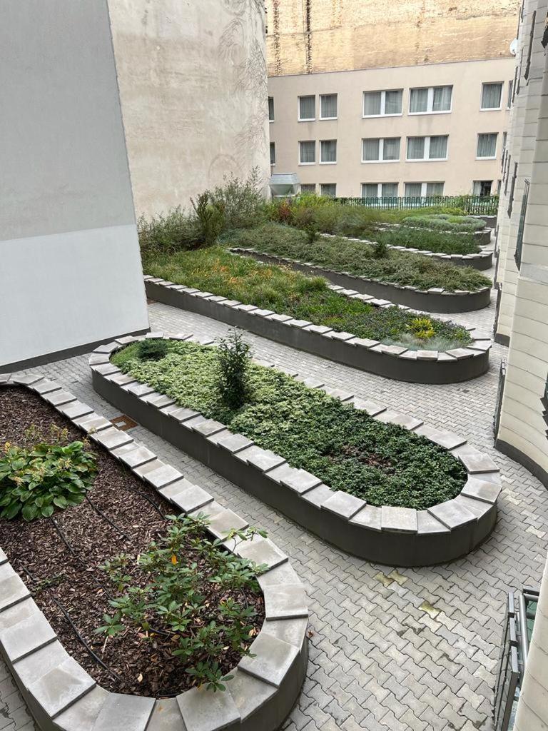 Palace Quarter 2 Peaceful Modern Central Top Floor Apartment Budapest Exterior foto